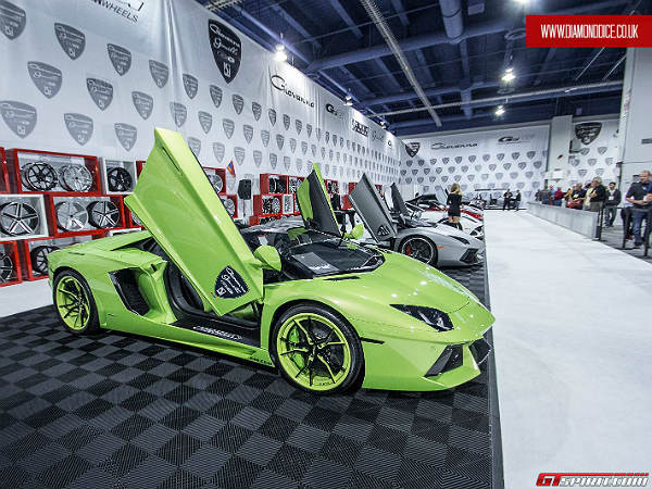 2013 సెమా షో హైలైట్స్; హాట్ కార్స్ అండ్ బూత్ గర్ల్స్