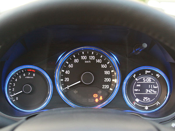 ఫీచర్లు