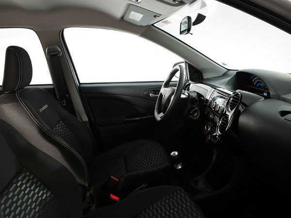 టొయోటా ఎతియోస్ క్రాస్