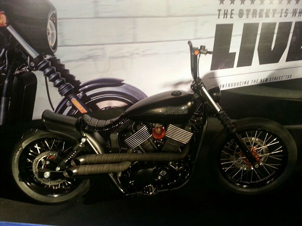 గోవాలో హ్యార్లీ చవక బైక్..