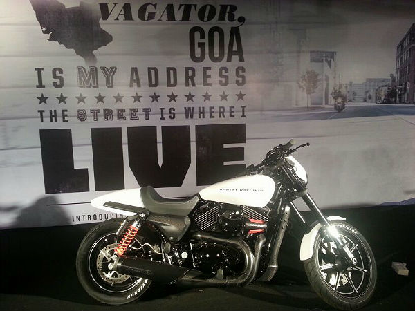 గోవాలో హ్యార్లీ చవక బైక్..