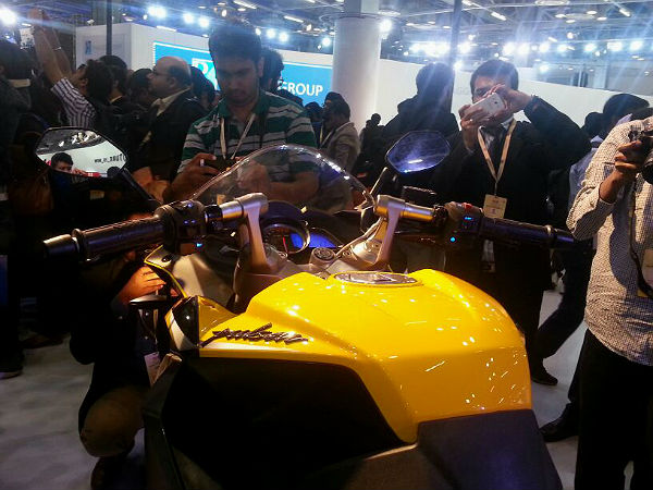 పల్సర్ సిఎస్400, ఎస్ఎస్400 బైక్స్