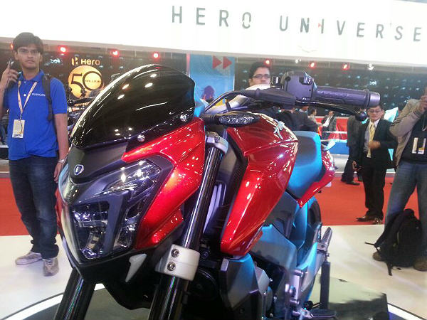 పల్సర్ సిఎస్400, ఎస్ఎస్400 బైక్స్