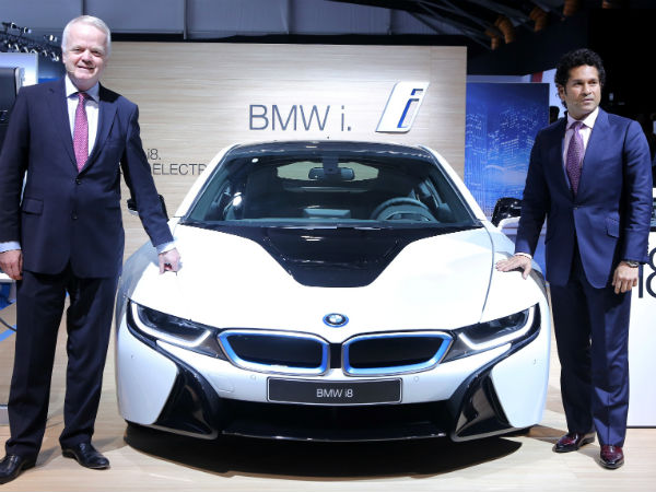 బిఎమ్‌డబ్ల్యూ ఐ8 హైబ్రిడ్ కారు లాంచ్