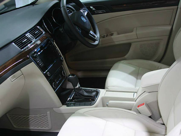 స్కొడా సూపర్బ్ ఫేస్‌లిఫ్ట్ విడుదల