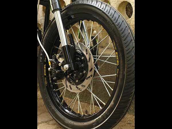 మహీంద్రా జేసీమోటో కెఫే రేసర్