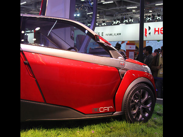 బజాజ్ యూ కార్ కాన్సెప్ట్ 