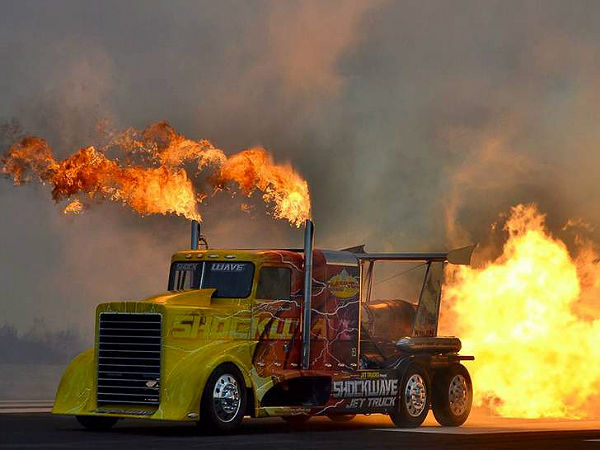 ప్రపంచంలో కెల్లా అత్యంత వేగంగా పరుగులు తీసే ట్రక్