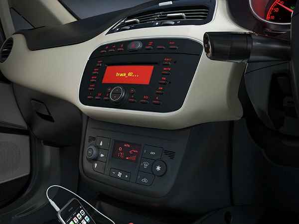 2014 ఫియట్ లీనియా విడుదల