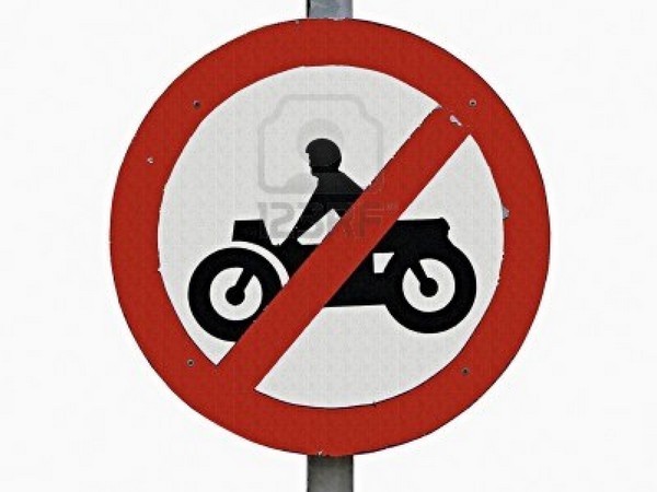 తప్పనిసరి రోడ్డు సంకేతాలు తప్పనిసరి రోడ్డు సంకేతాలు