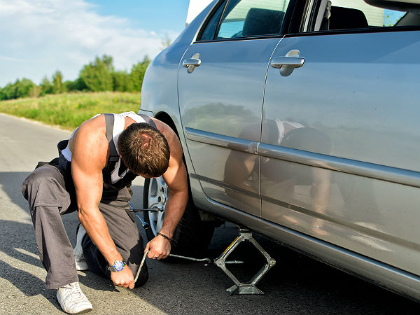 కార్ జాక్‌తో జర భద్రం బాసూ..!