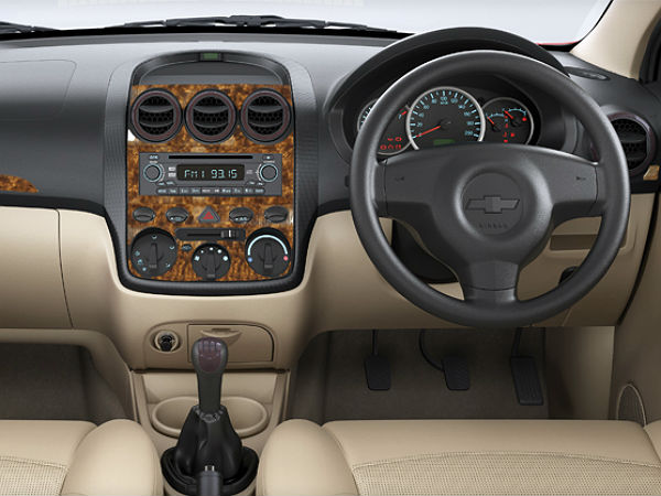 ఉడెన్ స్టైల్ డ్యాష్‌బోర్డ్ ఫినిష్