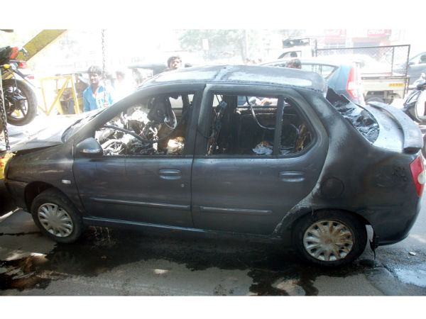 వేసవి వేడికి కారు భుగ్గి!