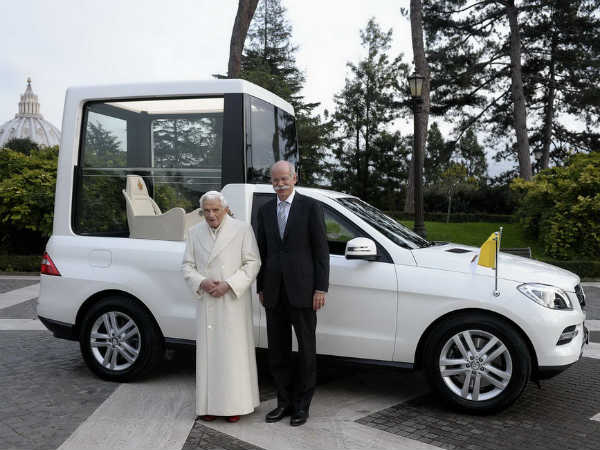 పోప్‌‌మొబైల్