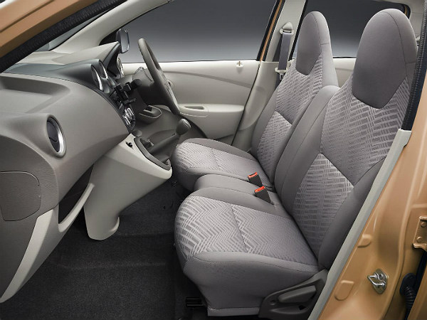 డాట్సన్ గో ప్లస్ ఎమ్‌పివి టెస్టింగ్