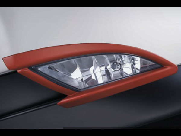 స్పెషల్ ఫాగ్ ల్యాంప్స్, డోర్ హ్యాండిల్స్