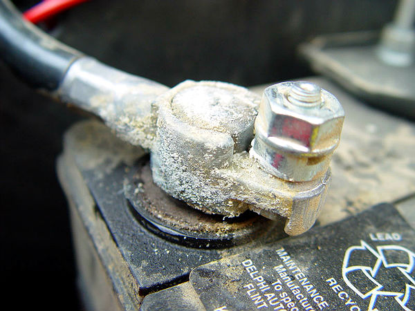 ఎండ వేడికి బ్యాటరీ బద్దలవుద్ది