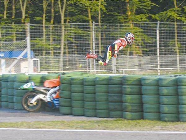 విచిత్రమైన యాక్సిడెంట్స్