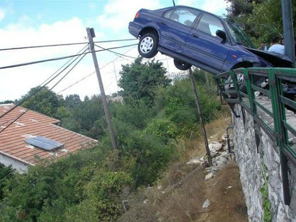 విచిత్రమైన యాక్సిడెంట్స్