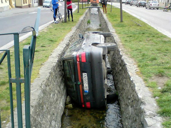 విచిత్రమైన యాక్సిడెంట్స్