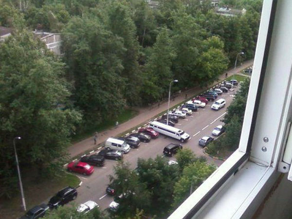 ఫన్నీ కార్ పార్కింగ్ ఫొటోస్