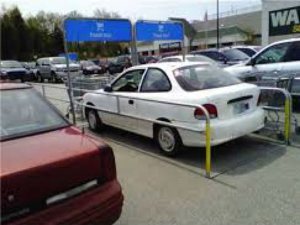 ఫన్నీ కార్ పార్కింగ్ ఫొటోస్