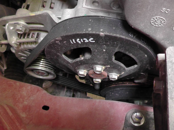 హోస్ పైపులు, బెల్టులు చెక్ చేయటం