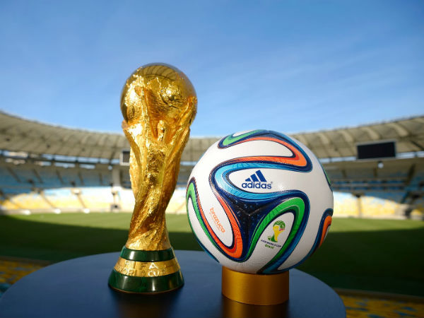 ఫుట్‌బాల్ ప్లేయర్స్ అండ్ కార్స్