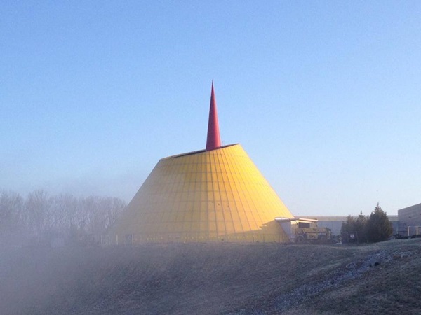 కార్వెట్ మ్యూజియంలో సింక్‌హోల్