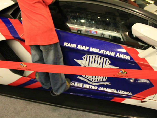 ఇండోనేషియా పోలీసుల కోసం లాంబోర్గినీ సూపర్‌కార్లు