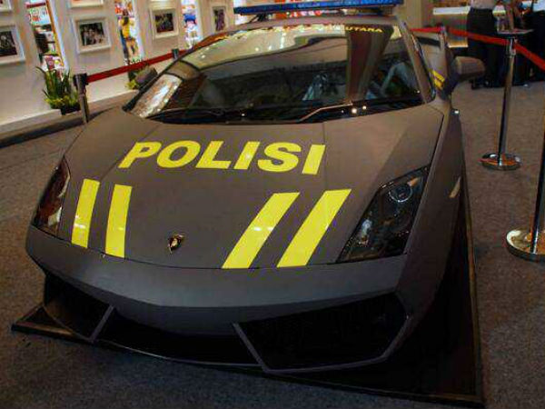 ఇండోనేషియా పోలీసుల కోసం లాంబోర్గినీ సూపర్‌కార్లు
