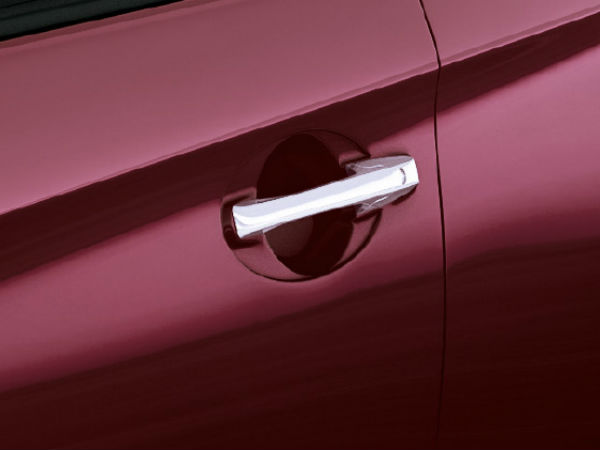 క్రోమ్ డోర్ హ్యాండిల్స్