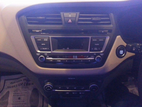 అధునాతన మరియు హై-టెక్ ఫీచర్లు