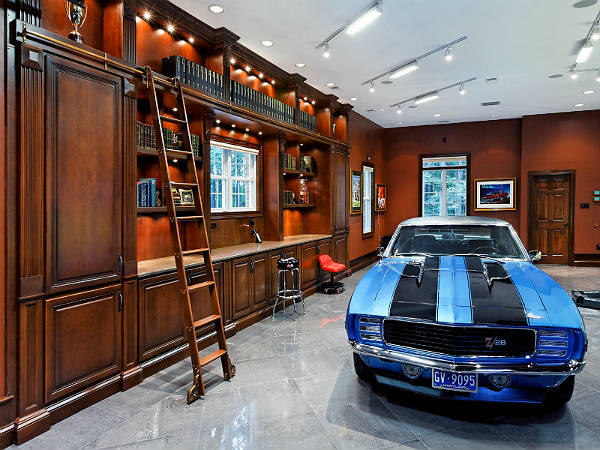 సుందరమైన 'కార్ గ్యారేజ్‌లు'