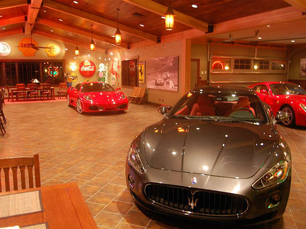 సుందరమైన 'కార్ గ్యారేజ్‌లు'