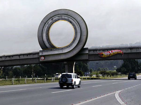 ఫన్నీ కార్ అడ్వర్టైజ్‌మెంట్స్