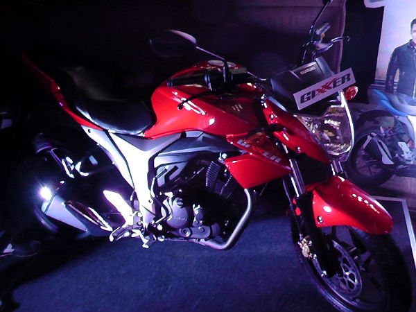 బెంగుళూరులో సుజుకి జిక్సర్ బైక్ విడుదల