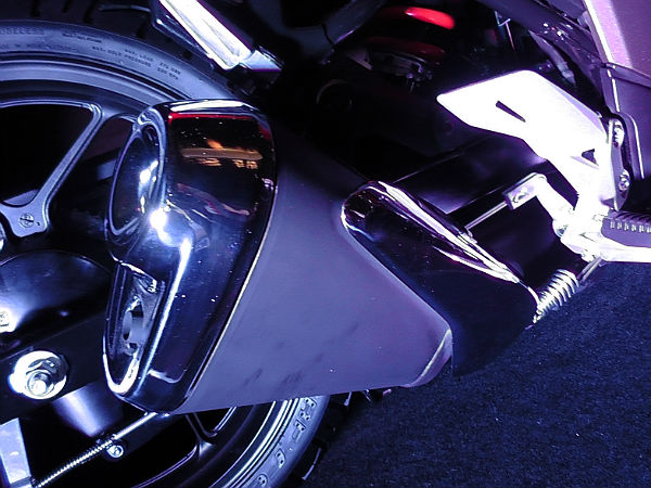 బెంగుళూరులో సుజుకి జిక్సర్ బైక్ విడుదల