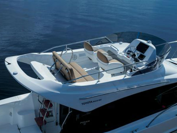 టొయోటా పోనమ్-31 స్పోర్ట్స్ యుటిలిటీ లగ్జరీ క్రూజర్