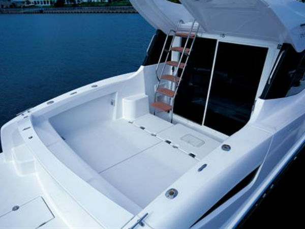 టొయోటా పోనమ్-31 స్పోర్ట్స్ యుటిలిటీ లగ్జరీ క్రూజర్