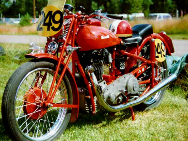 డిఎస్‌కే ద్వారా భారత్‌కు వచ్చిన 'బెనెల్లీ'