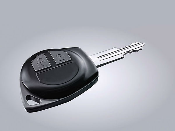 సేఫ్టీ ఫీచర్స్ - కీలెస్ ఎంట్రీ