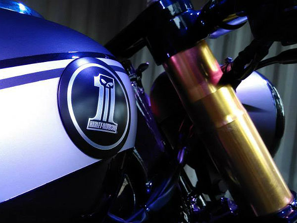 కస్టమైజ్డ్ హ్యార్లీ డేవిడ్‌సన్ స్ట్రీట్ 750