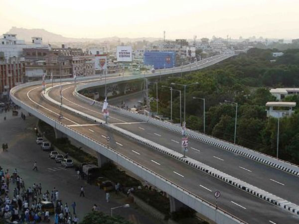 పొడవైన ఫ్రీవే