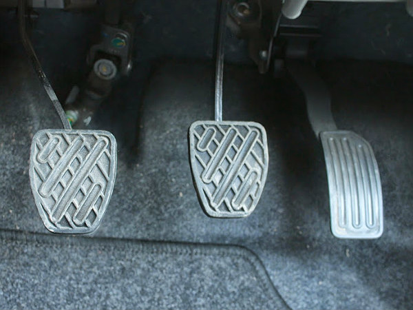 డ్రైవ్‌ట్రైన్, ట్రాన్సిమిషన్, పెడల్స్