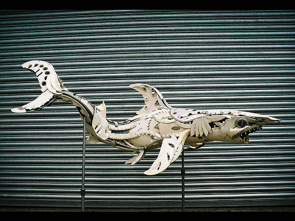 పనికిరాని కార్ పార్ట్స్‌తో అద్భుత కళాఖండాలు