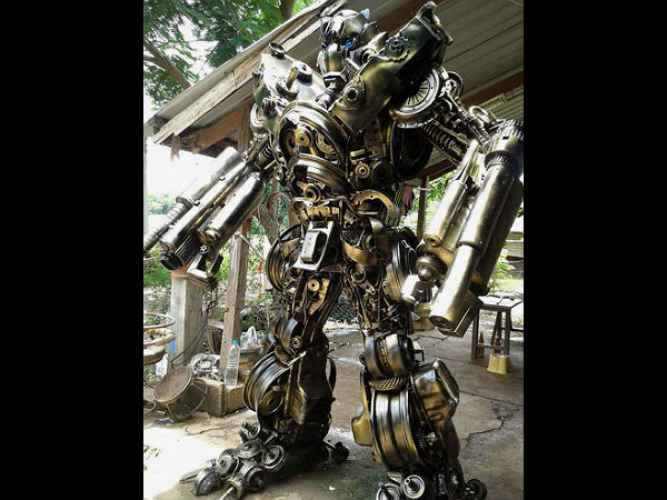 పనికిరాని కార్ పార్ట్స్‌తో అద్భుత కళాఖండాలు