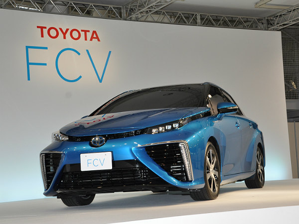 టొయోటా మిరాయ్ హైడ్రోజెన్ ఫ్యూయెల్-సెల్ కారు