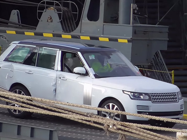 ఒరిగిపోయిన ఓడలో కార్లన్నీ సేఫ్!