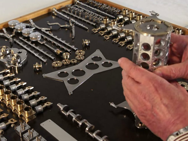 ప్రపంచంలో కెల్లా అతిచిన్న డబ్ల్యూ21 ఇంజన్